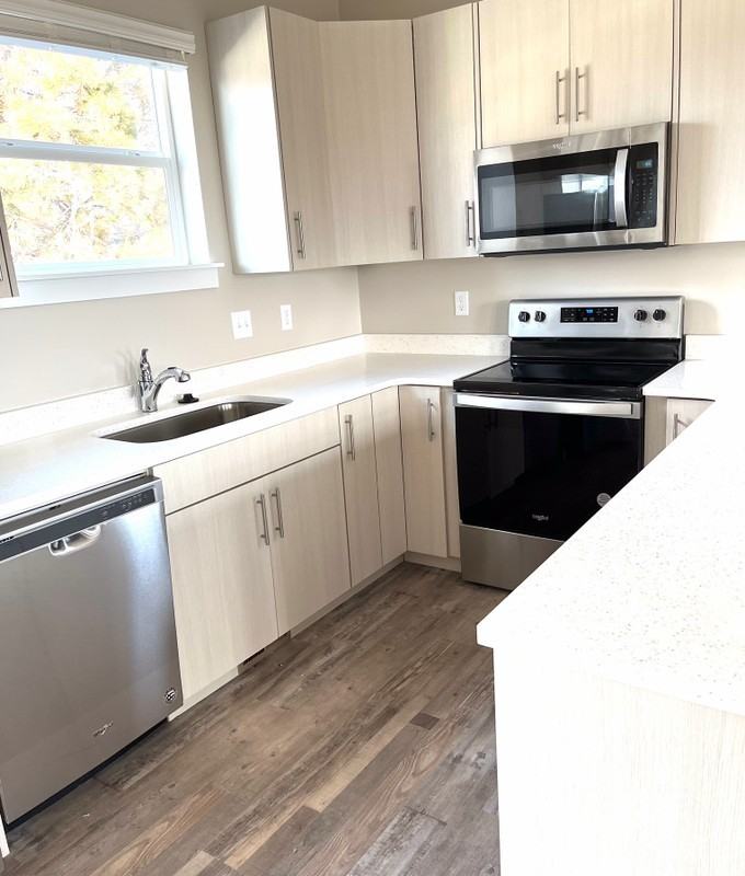484 Wn - Photo 2 of 7