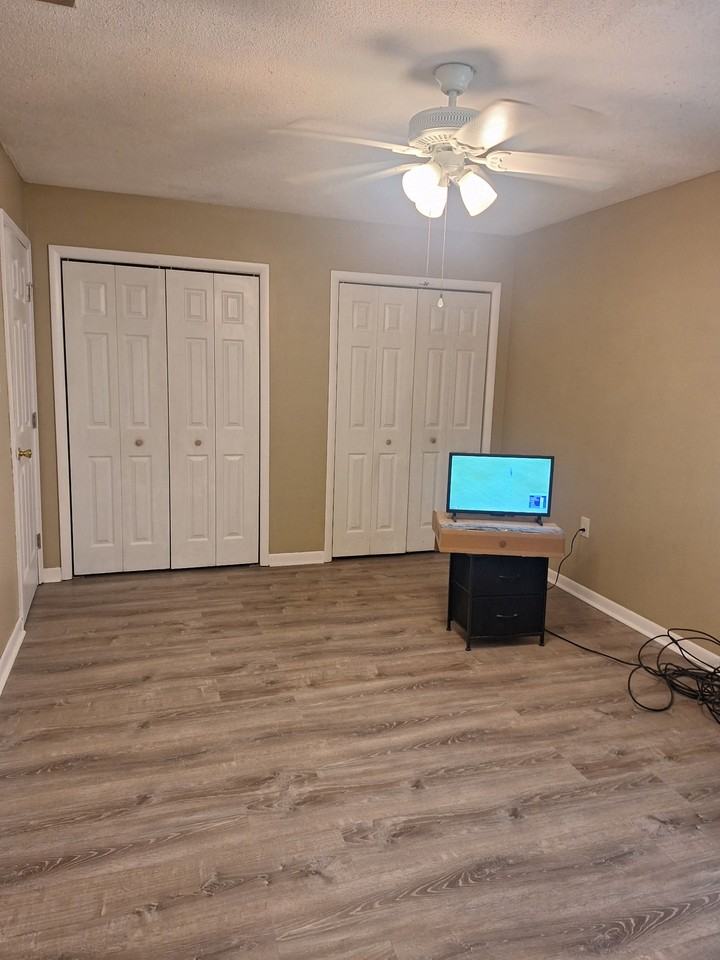 302 N 39th Ave #NA - Photo 6 of 12