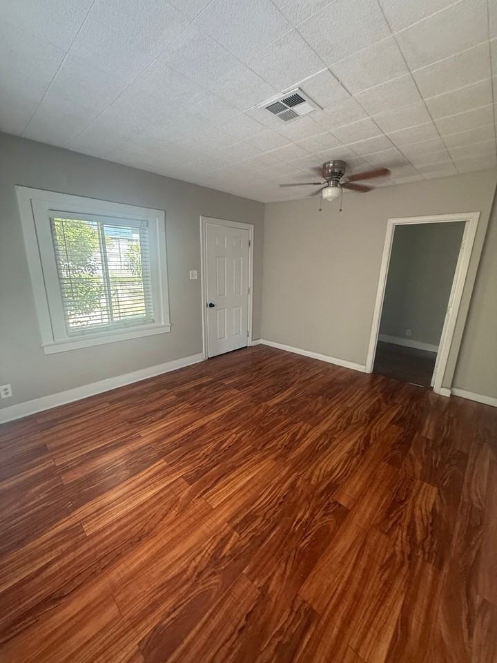 1235 N St - Photo 3 of 14