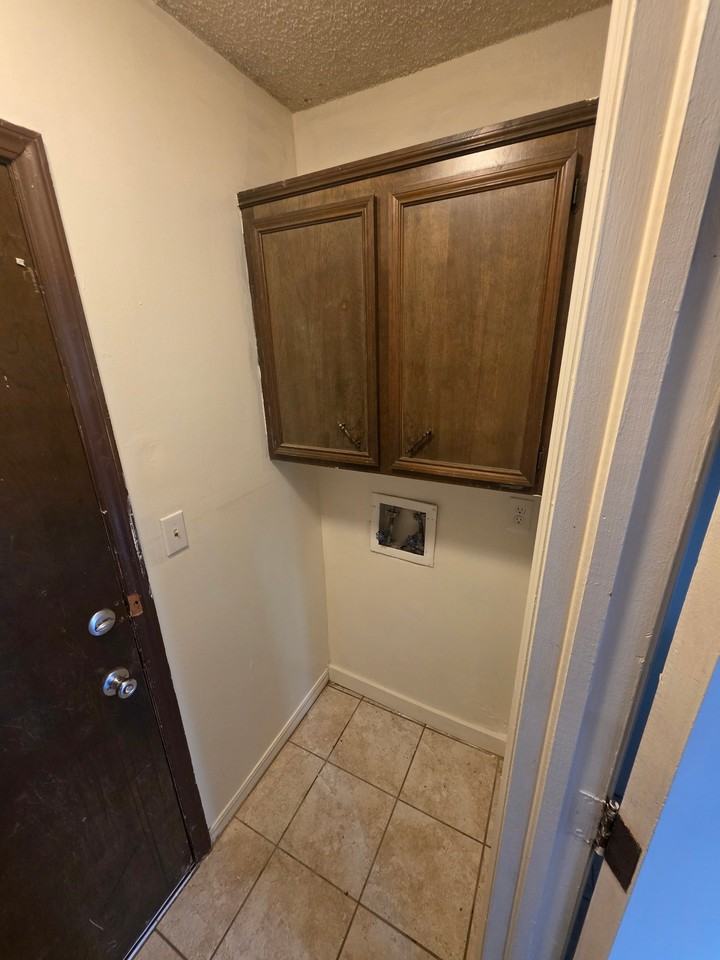 12624 E 33rd Ct - Photo 6 of 15