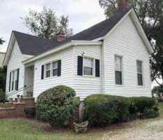 featured image of 128 Main St