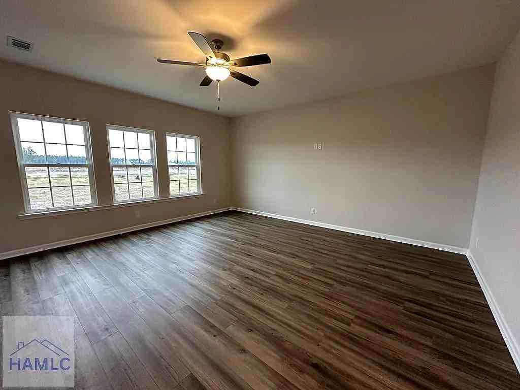 195 Deerfield Dr Ne - Photo 2 of 9