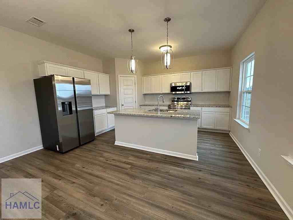 195 Deerfield Dr Ne - Photo 3 of 9