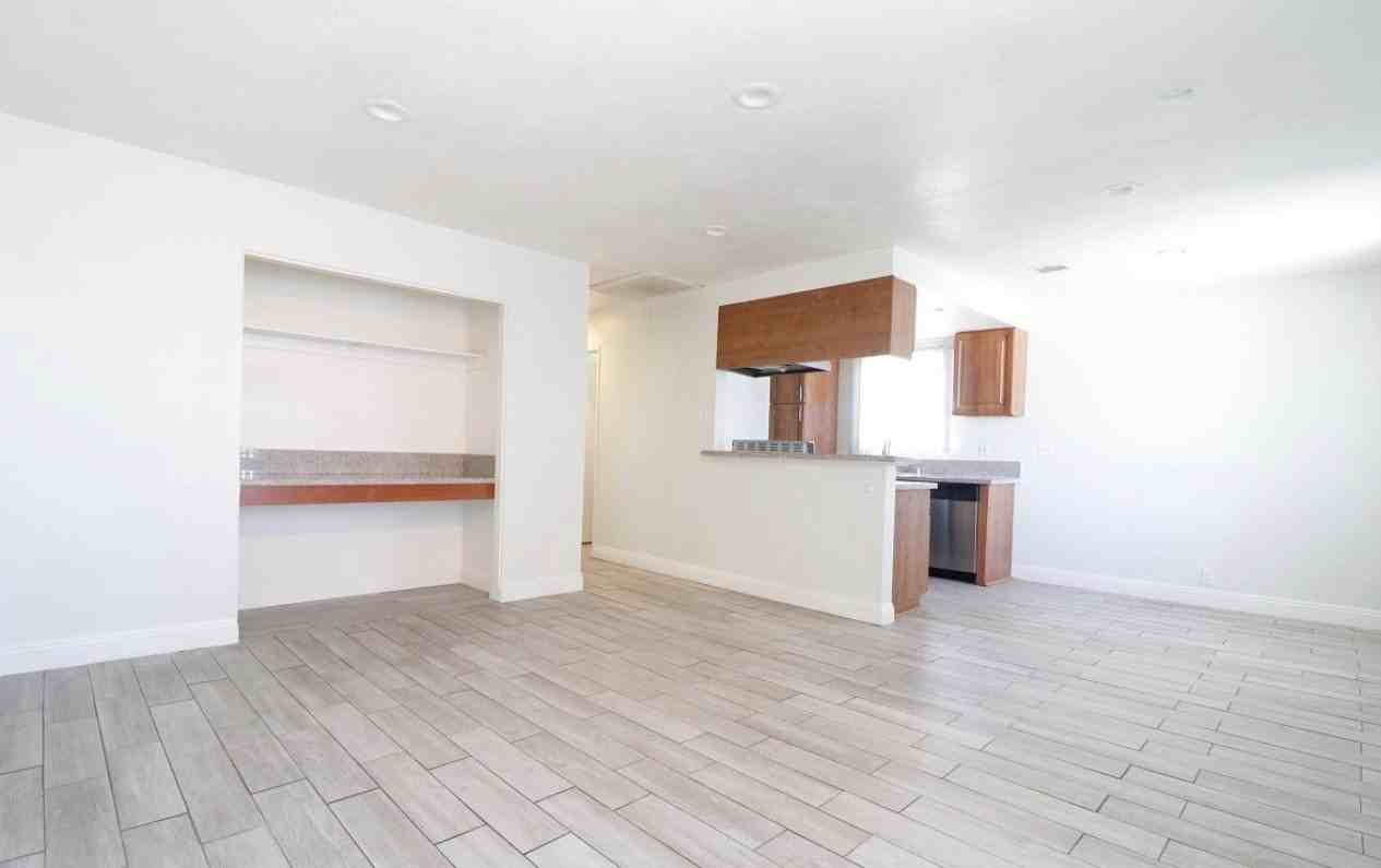 13576 Algonquin Rd #2 - Photo 2 of 14