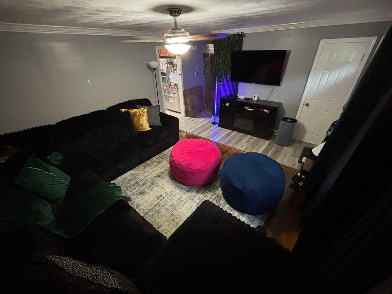 181 Hubbell Ave - Photo 6 of 20