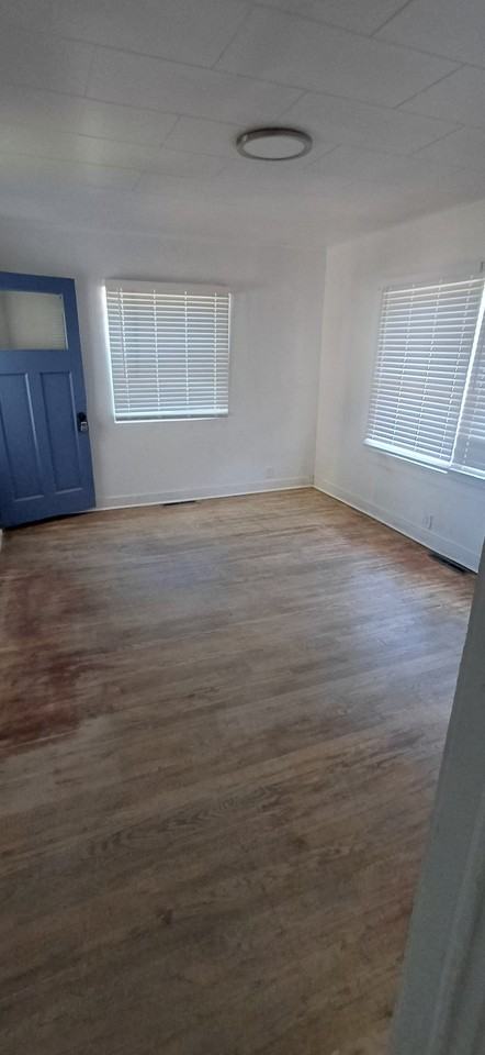 209 E Adams Ave - Photo 3 of 13