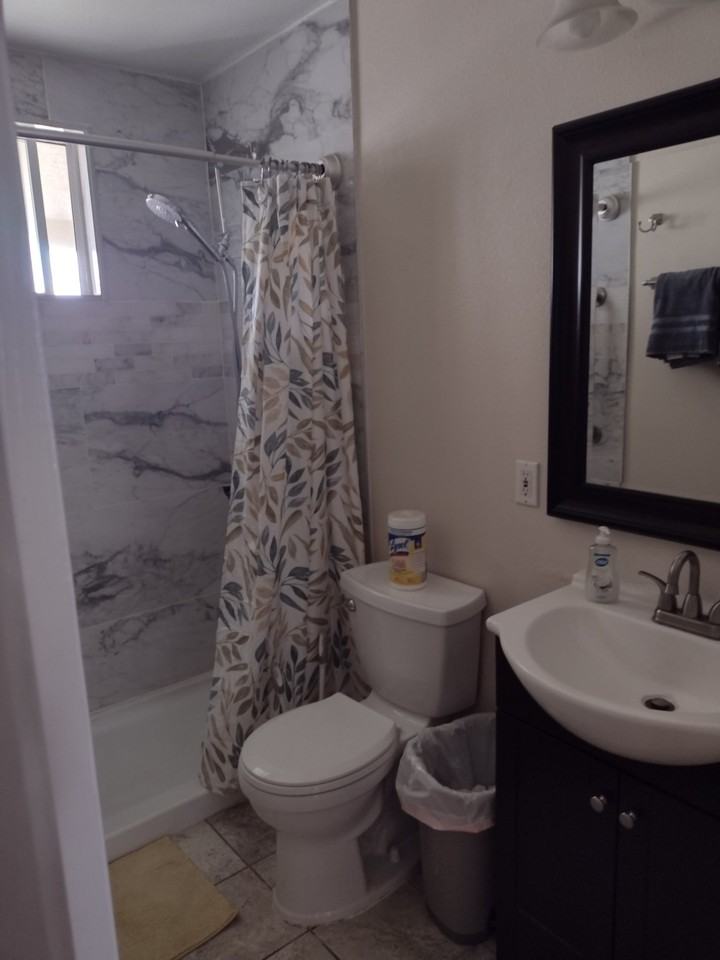 10510 Glenview Way - Photo 3 of 5