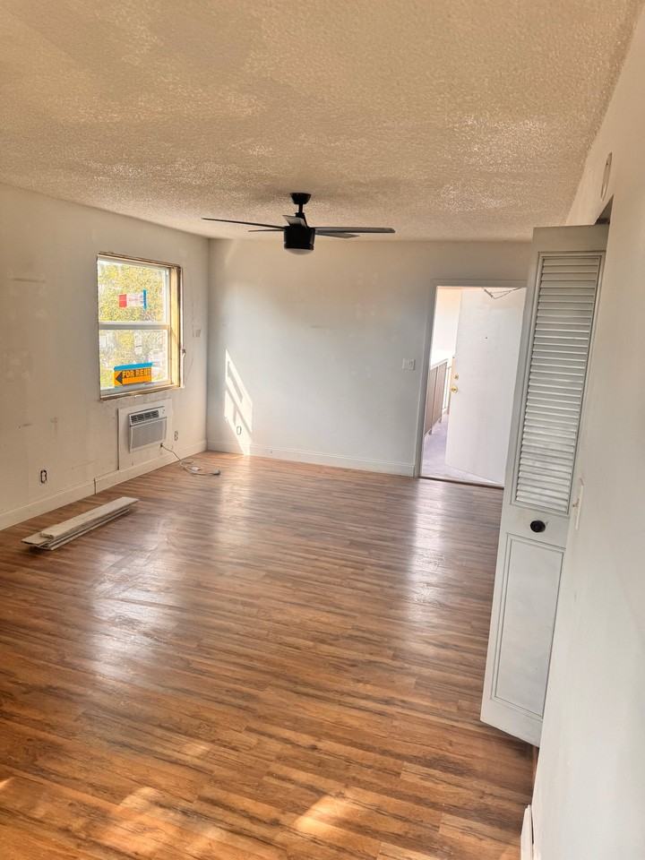 2829 Van Buren St - Photo 4 of 6