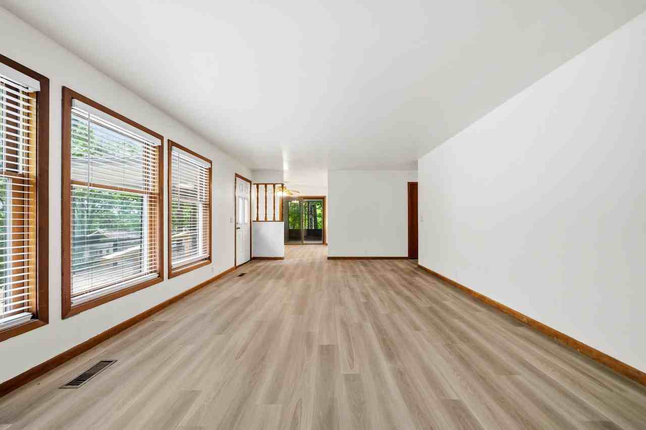 11 Vitoria Ln - Photo 4 of 20