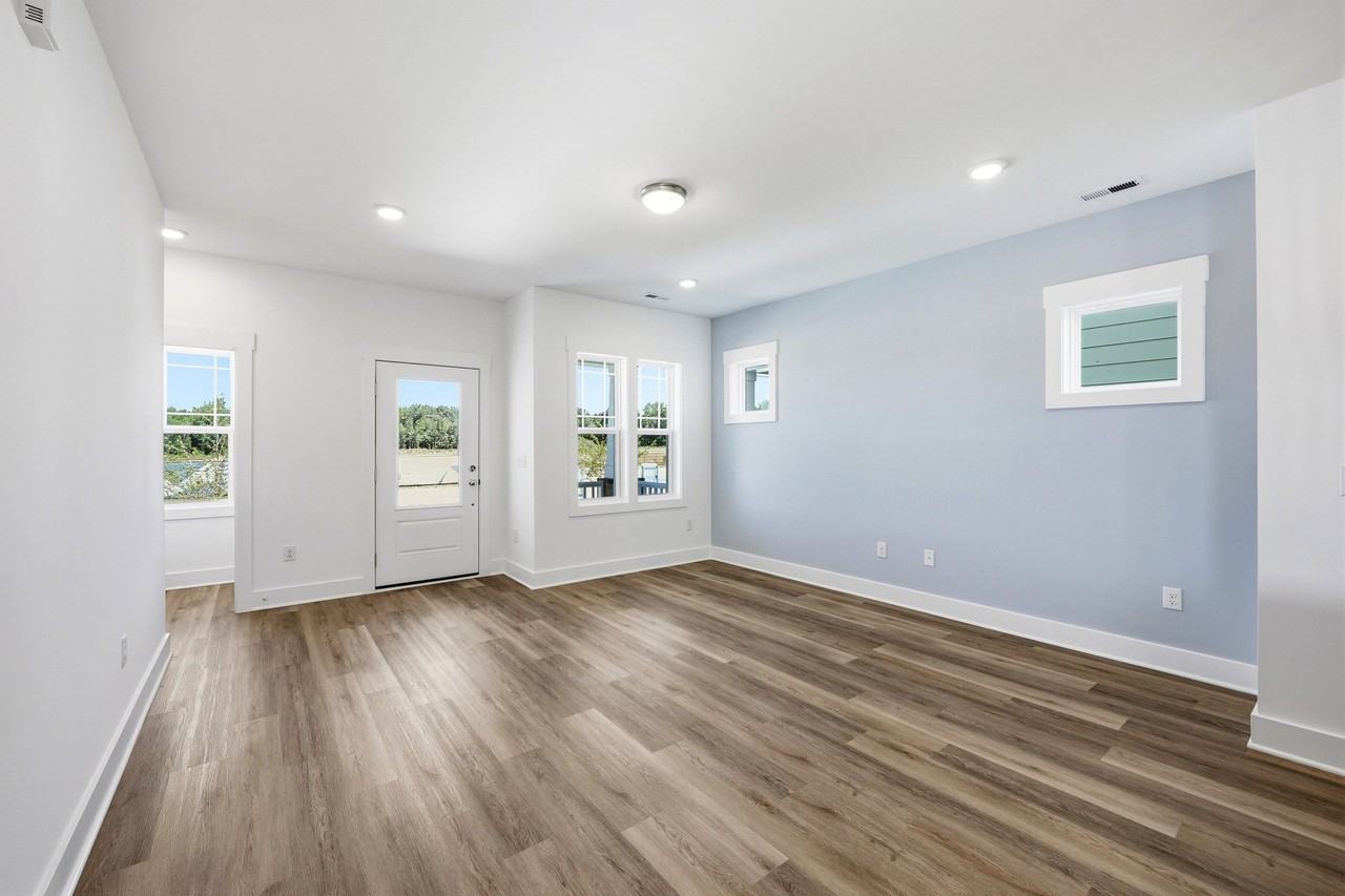 1885 Wendell Valley Blvd - Photo 4 of 10