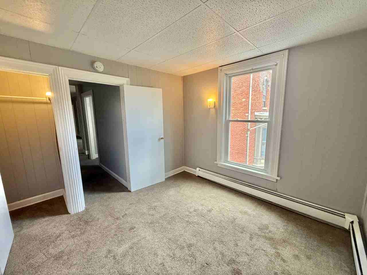 137 Mohawk St #2R - Photo 5 of 9