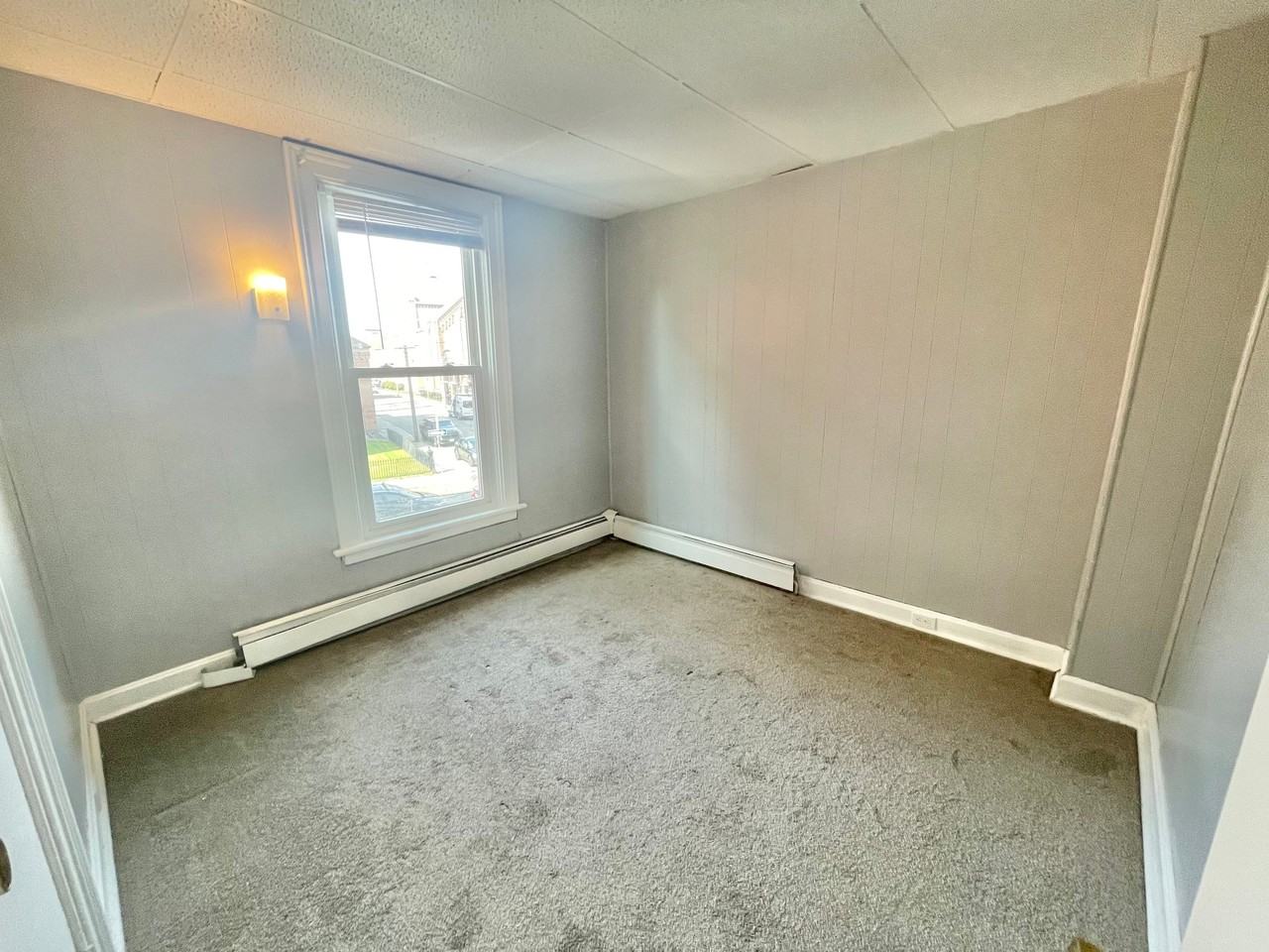 137 Mohawk St #2R - Photo 6 of 9