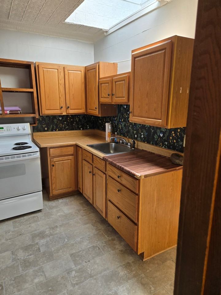 163 Main St #6 - Photo 3 of 5