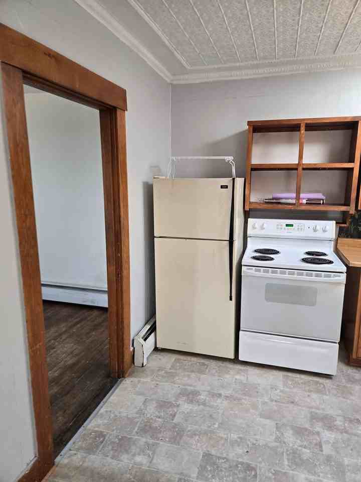 163 Main St #6 - Photo 4 of 5