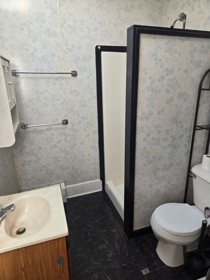 163 Main St #6 - Photo 5 of 5