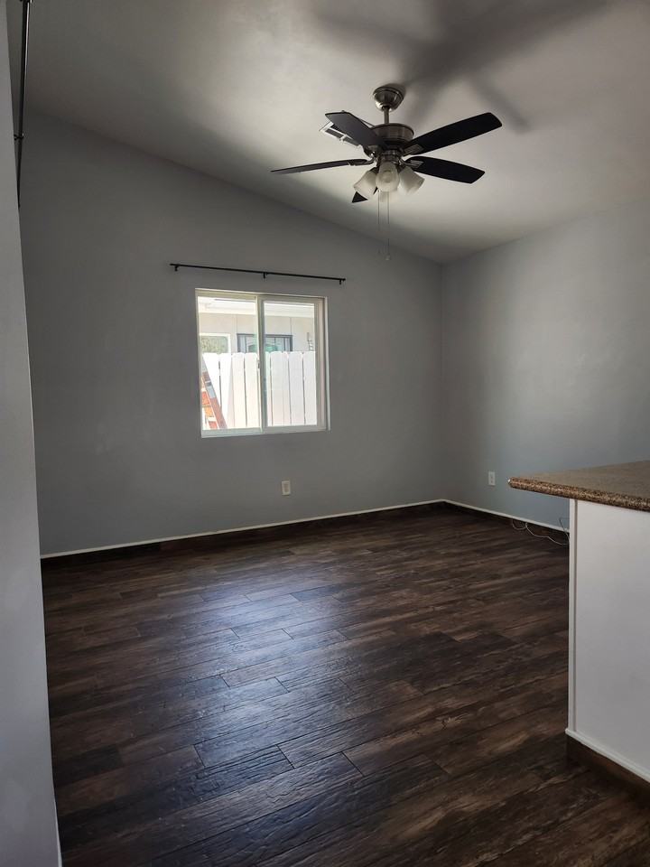 3038 Washington St - Photo 3 of 10