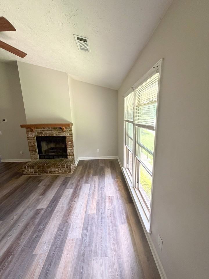 6197 Trestlewood Dr #D - Photo 3 of 20