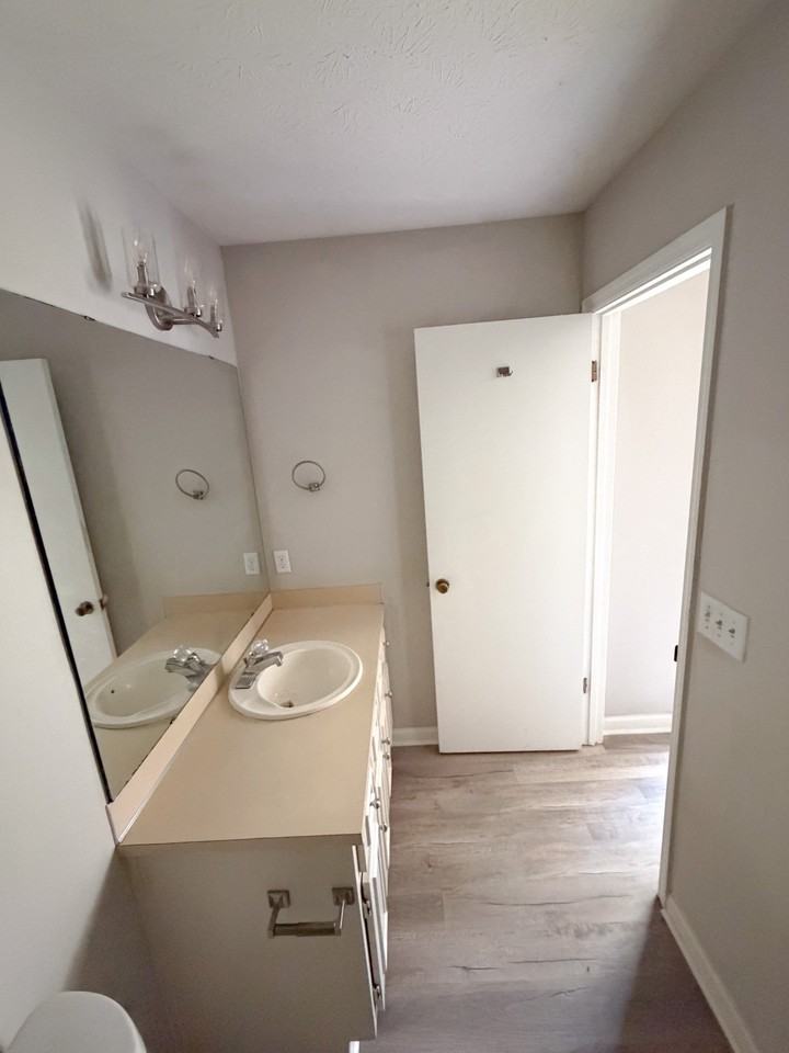 6197 Trestlewood Dr #D - Photo 6 of 20