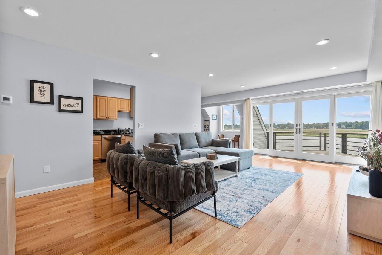 733 Popes Island Rd #733 - Photo 3 of 20