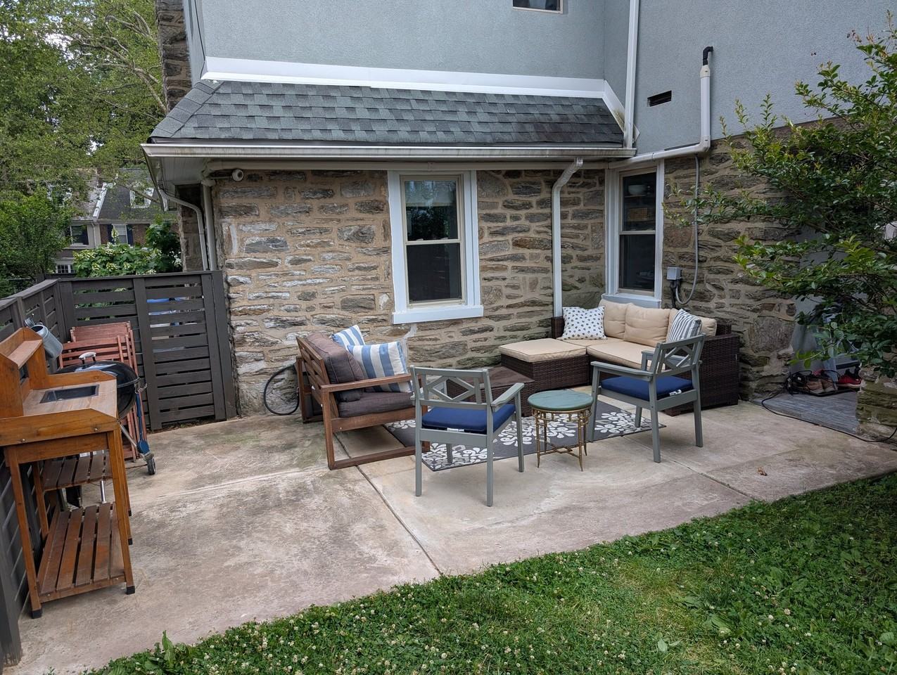 7044 Lincoln Dr - Photo 3 of 14