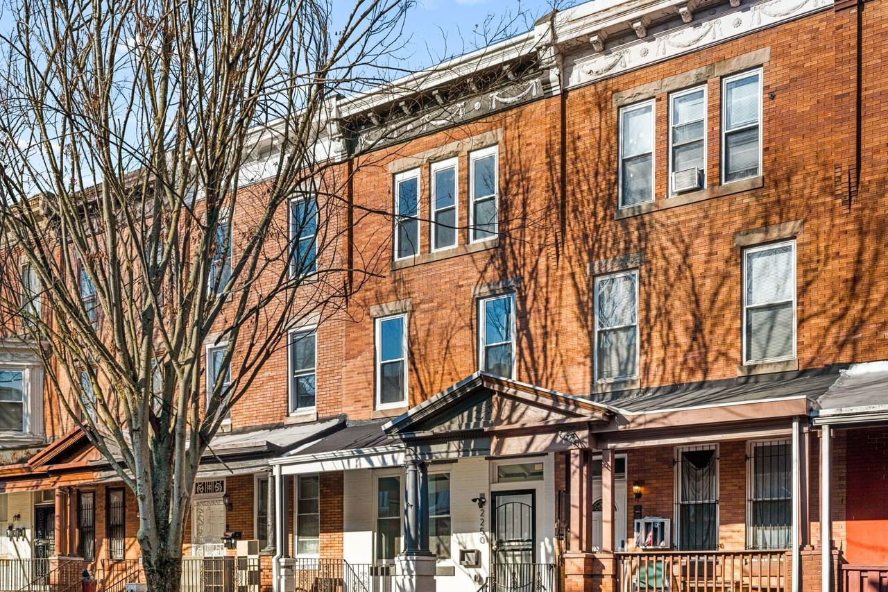 2250 N Park Ave - Photo 2 of 20
