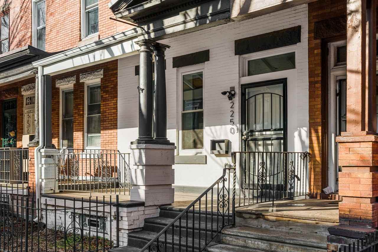 2250 N Park Ave - Photo 3 of 20