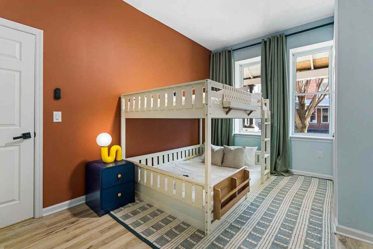 2250 N Park Ave - Photo 4 of 20