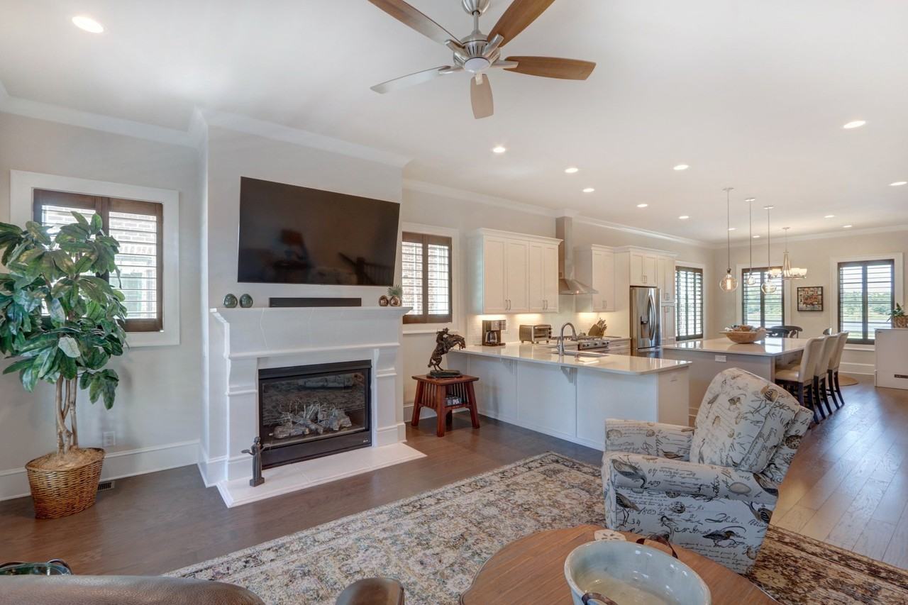 421 Port St - Photo 4 of 20