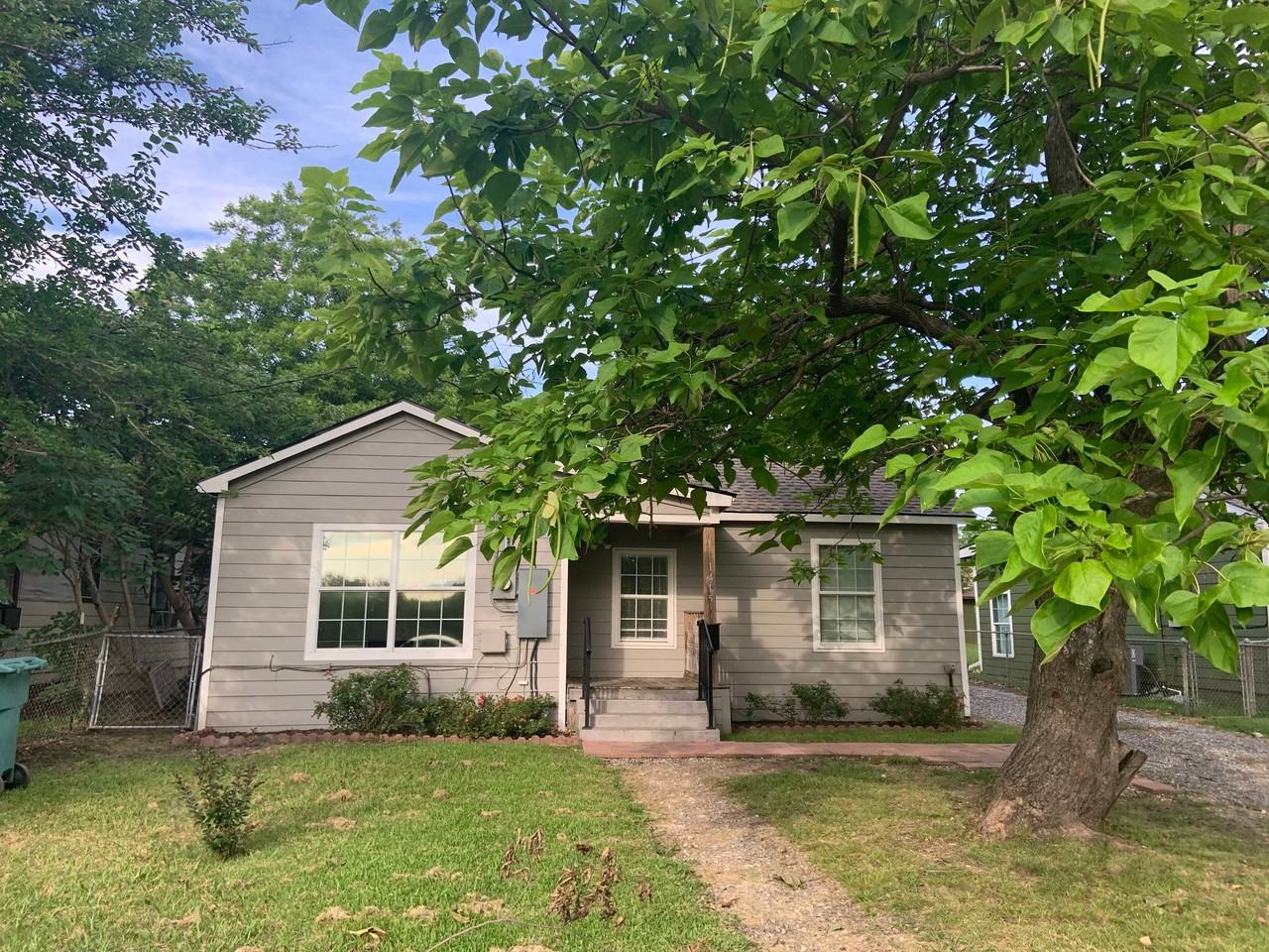 1415 N Luckett St - Photo 2 of 19