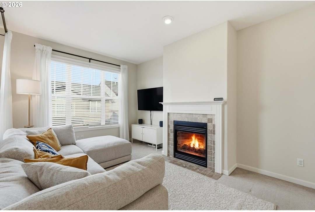 2442 Nw Burnett St - Photo 2 of 20
