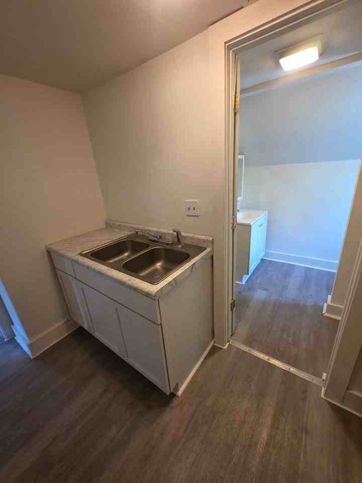 1208 Princeton Ave #2 - Photo 5 of 12