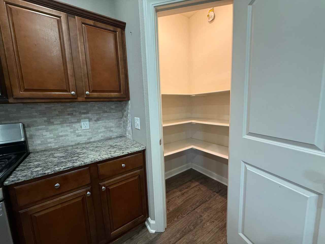 1220 Andrews Dr - Photo 6 of 18