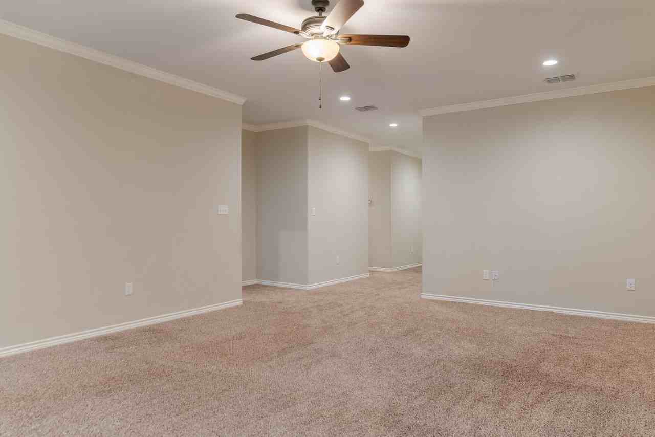 2202 Woodgrove Ln - Photo 5 of 19