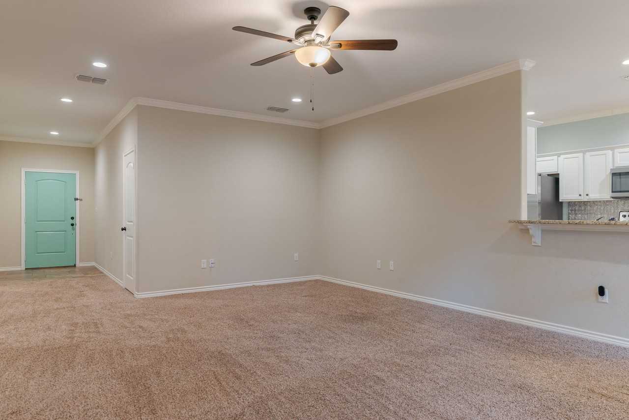 2202 Woodgrove Ln - Photo 6 of 19