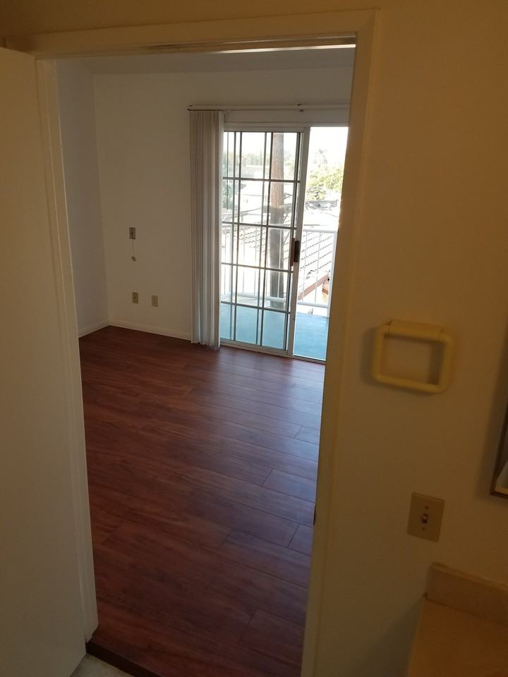 645 Redondo Ave #119 - Photo 3 of 13