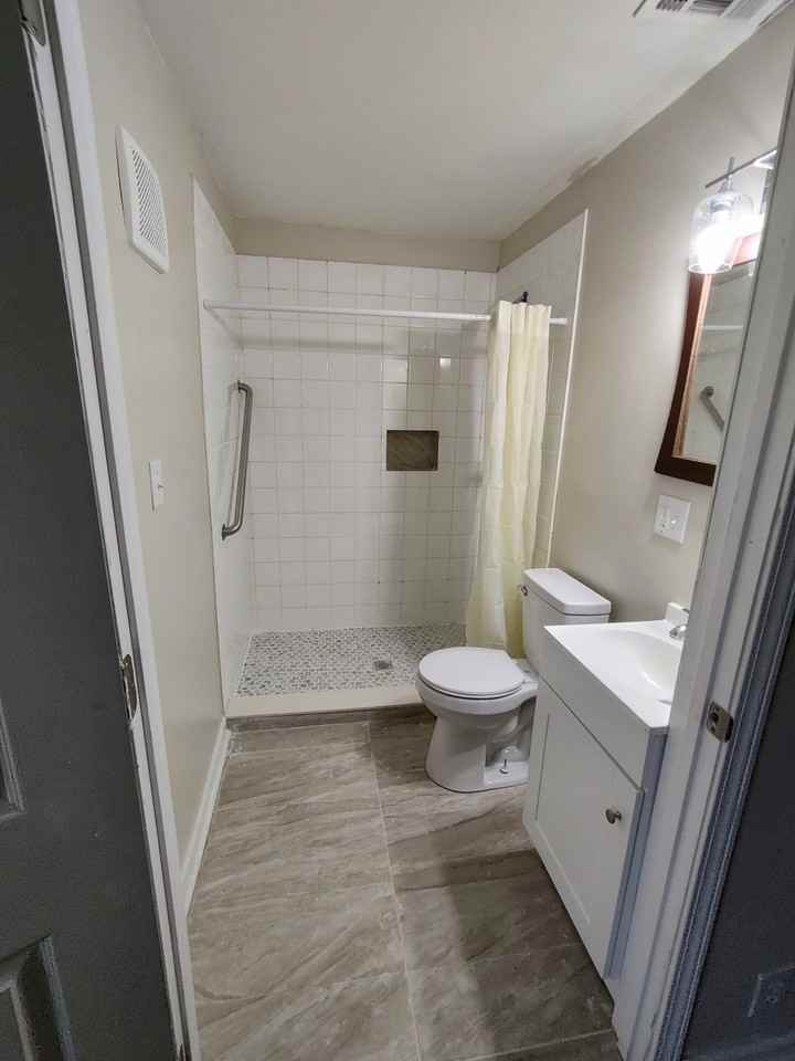18 Bay St Ne - Photo 2 of 2