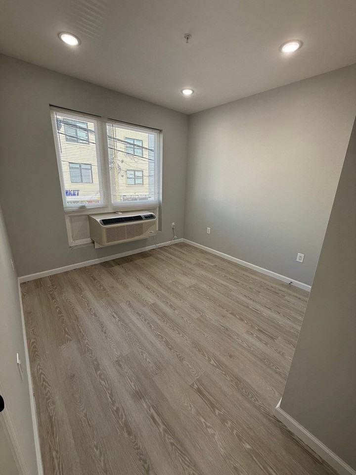 224 Rosa Parks Blvd #202 - Photo 5 of 10