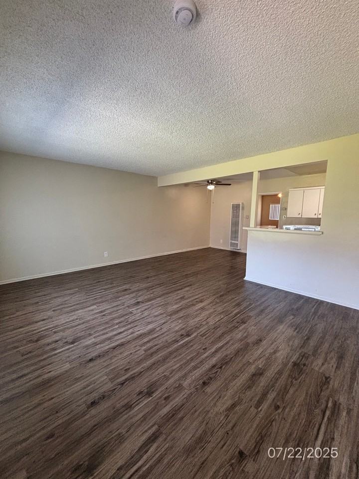 915 S Citron St #4 - Photo 2 of 6