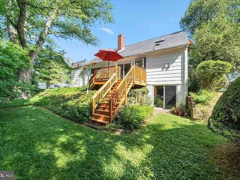 55 Woodhill Ct - Photo 2 of 11