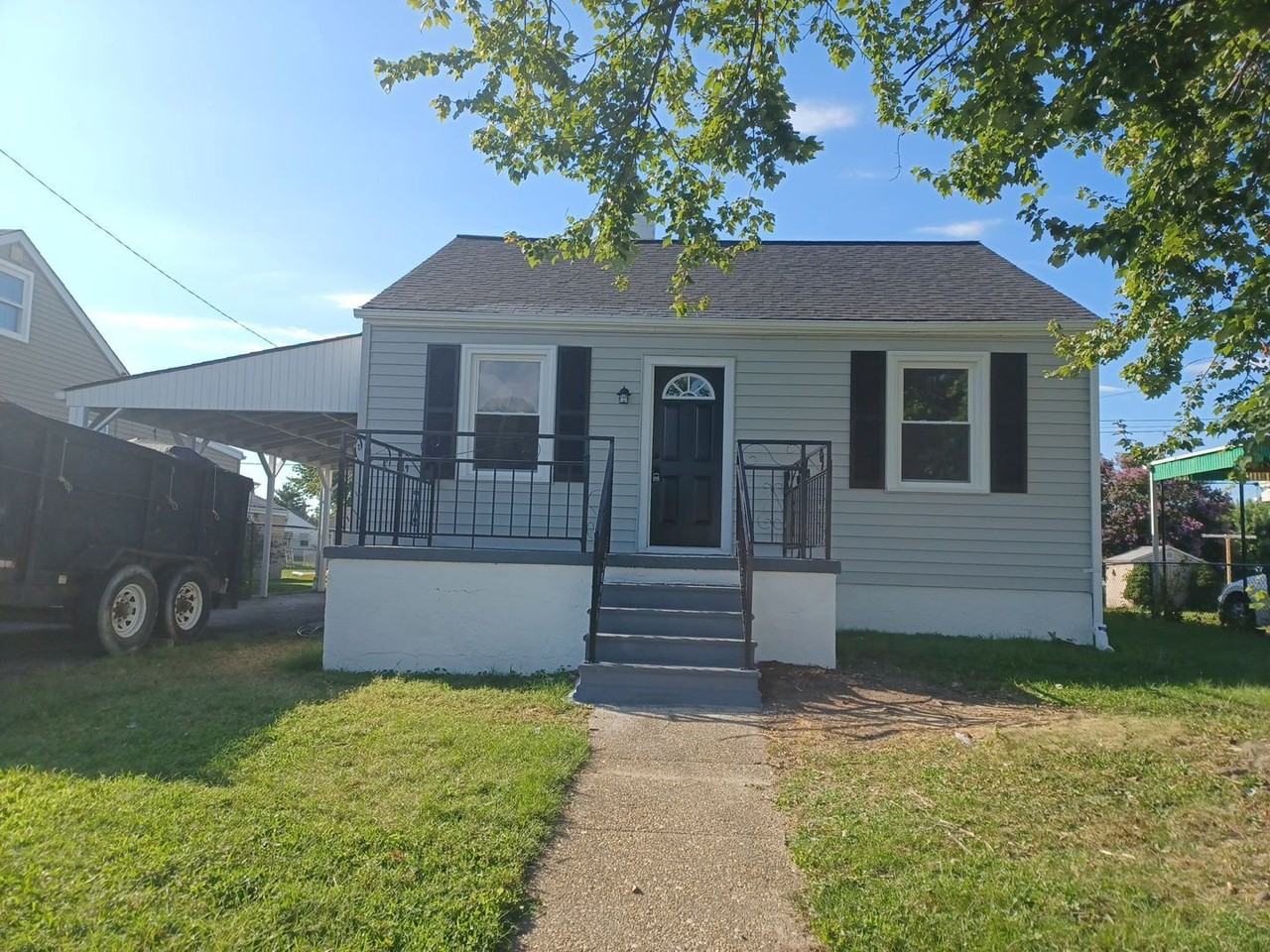 32 Lombardy Dr ##Md - Photo 2 of 4