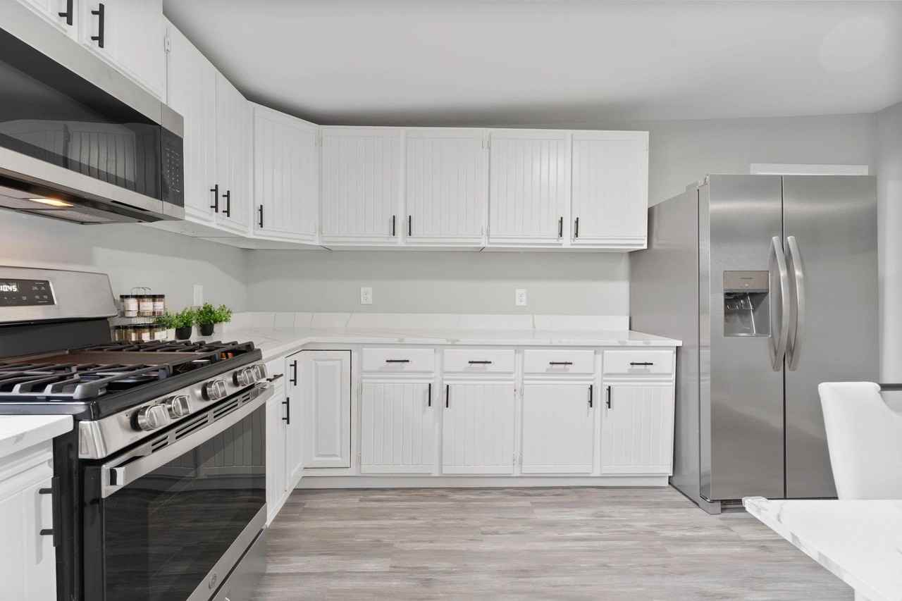 32 Lombardy Dr ##Md - Photo 4 of 4