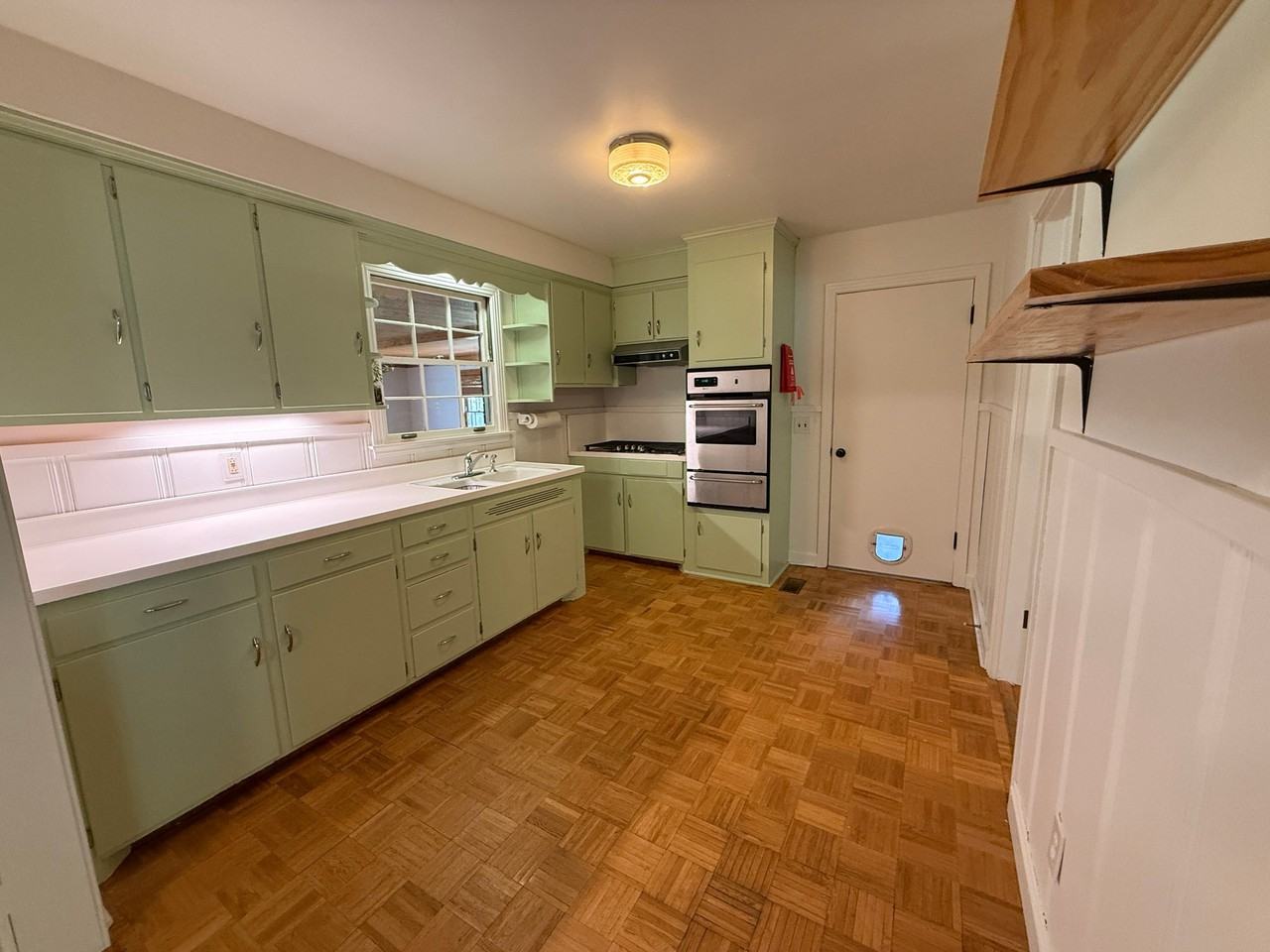 1007 Fowler St - Photo 2 of 20