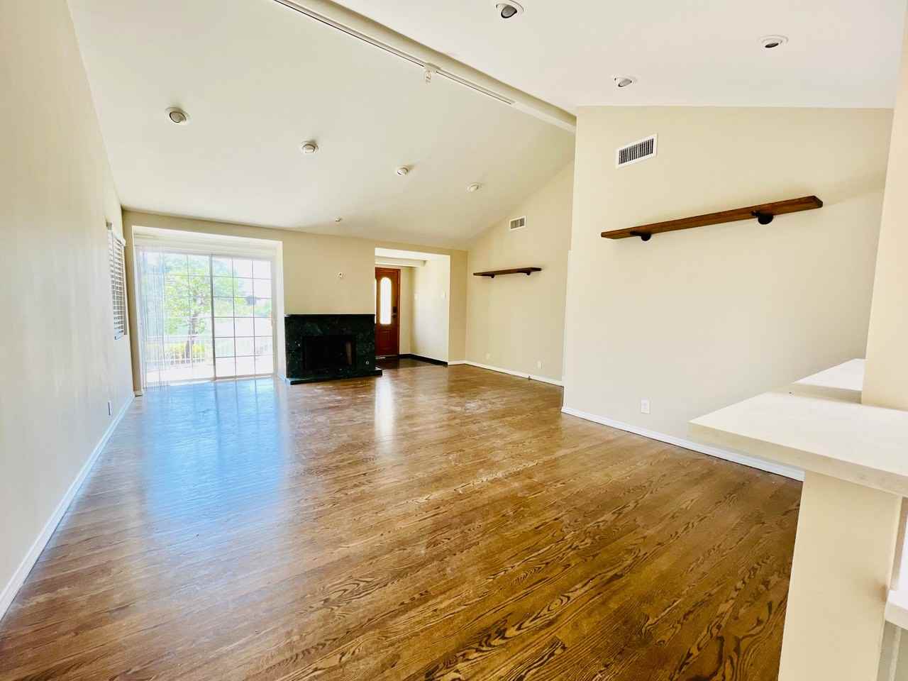 729 Orange Dr - Photo 3 of 20