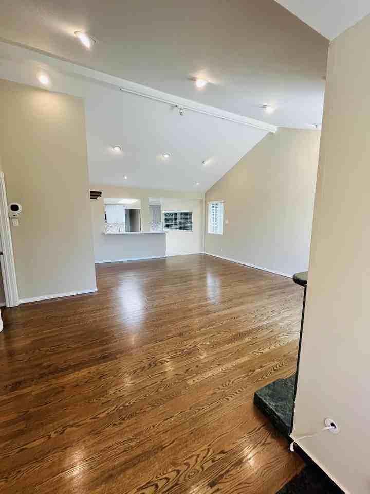 729 Orange Dr - Photo 4 of 20