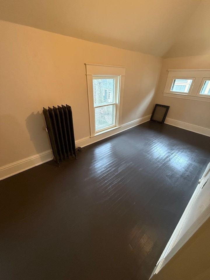 344 College Ave Se - Photo 3 of 19