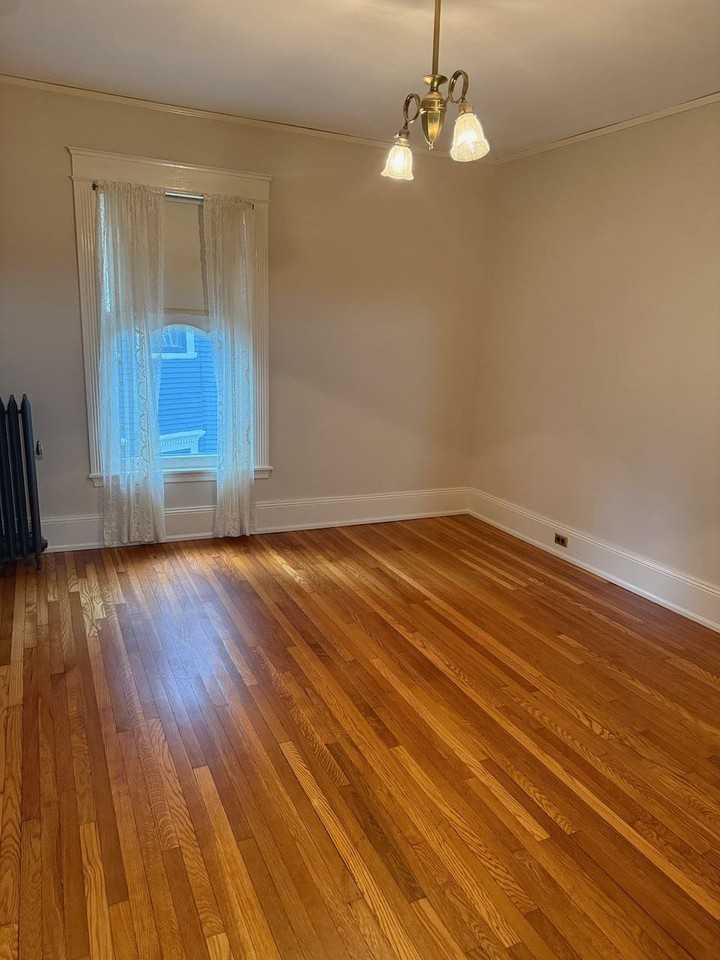 344 College Ave Se - Photo 5 of 19