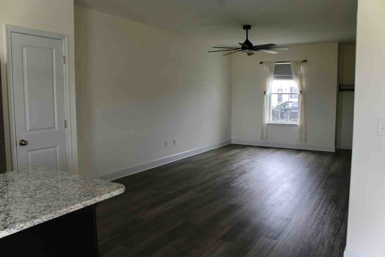 3764 Castle Dr #3764 - Photo 4 of 20