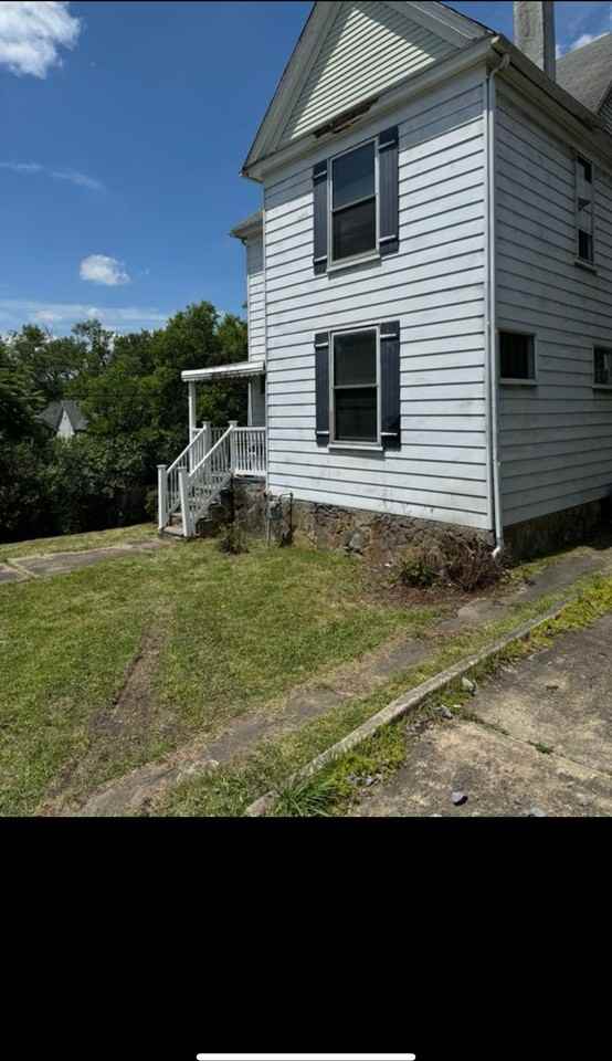 607 7th St - Photo 3 of 38