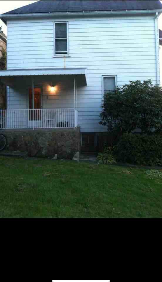 607 7th St - Photo 4 of 38