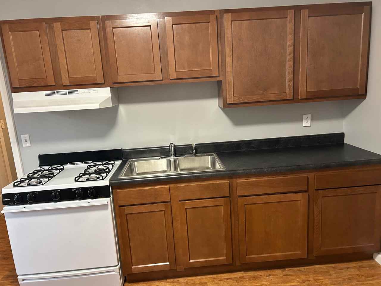 359 E Spruce St - Photo 5 of 10